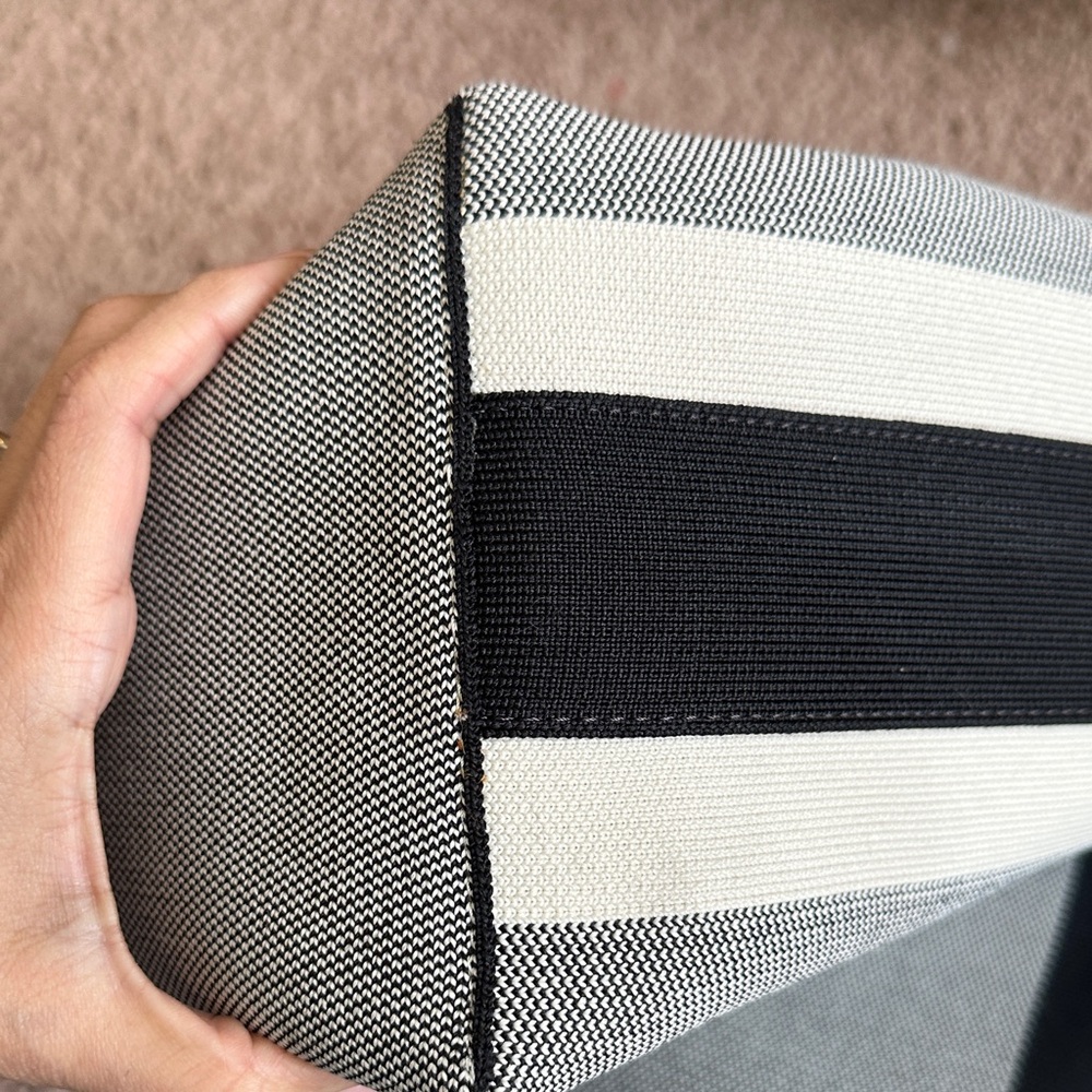 Stylish Gray and Black Tote Bucket Bag - Picture 8 of 10